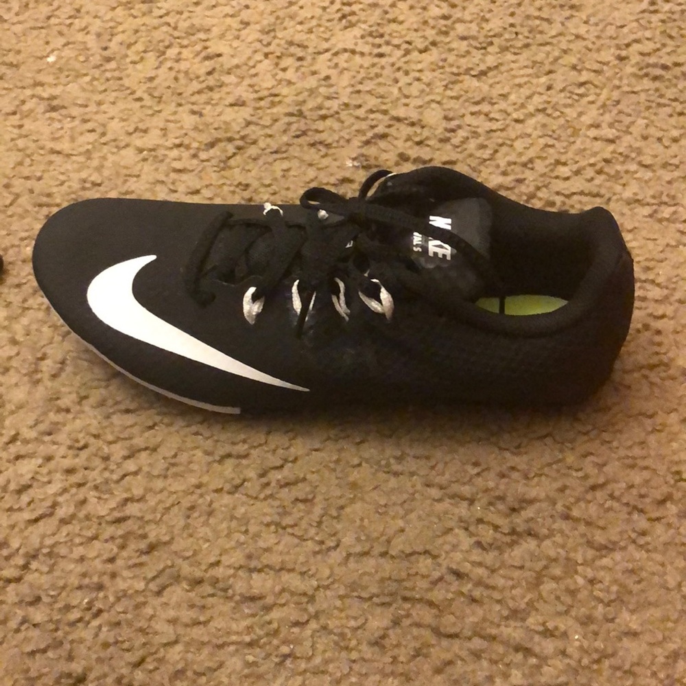 Track shoes
